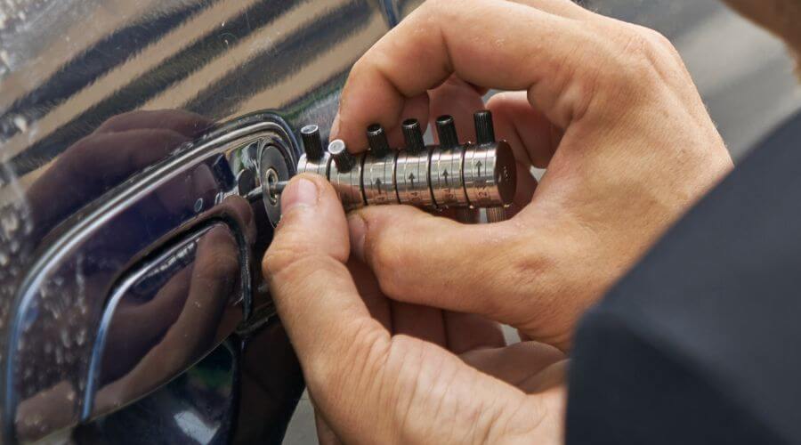 Professional gutter cleaning in Howard, PA